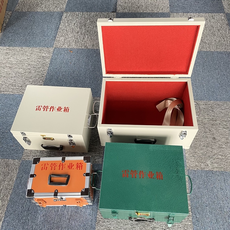 仪征爆破工程作业箱如何选择？玻璃钢与传统材质的全面对比
